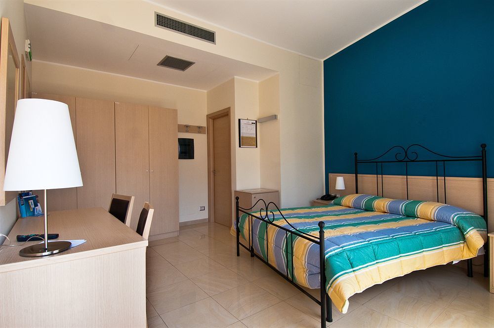 Hotel Residence Empedocle Messina Exteriör bild